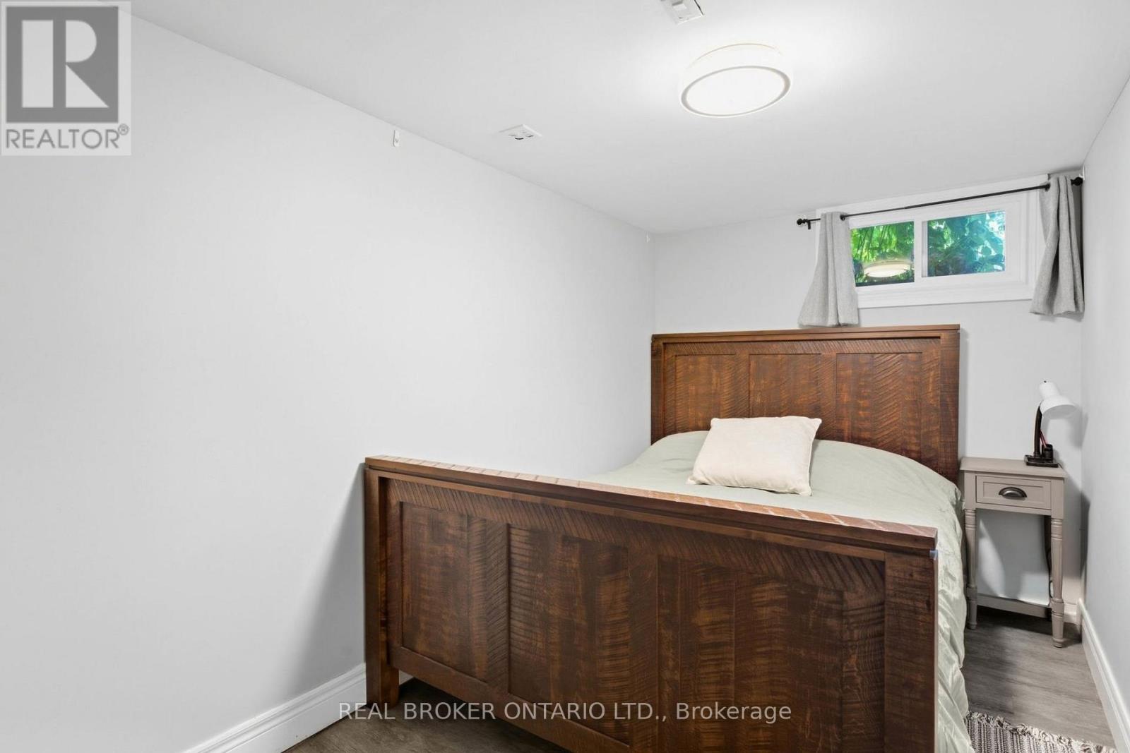 363 LAWRENCE AVENUE - Image 28