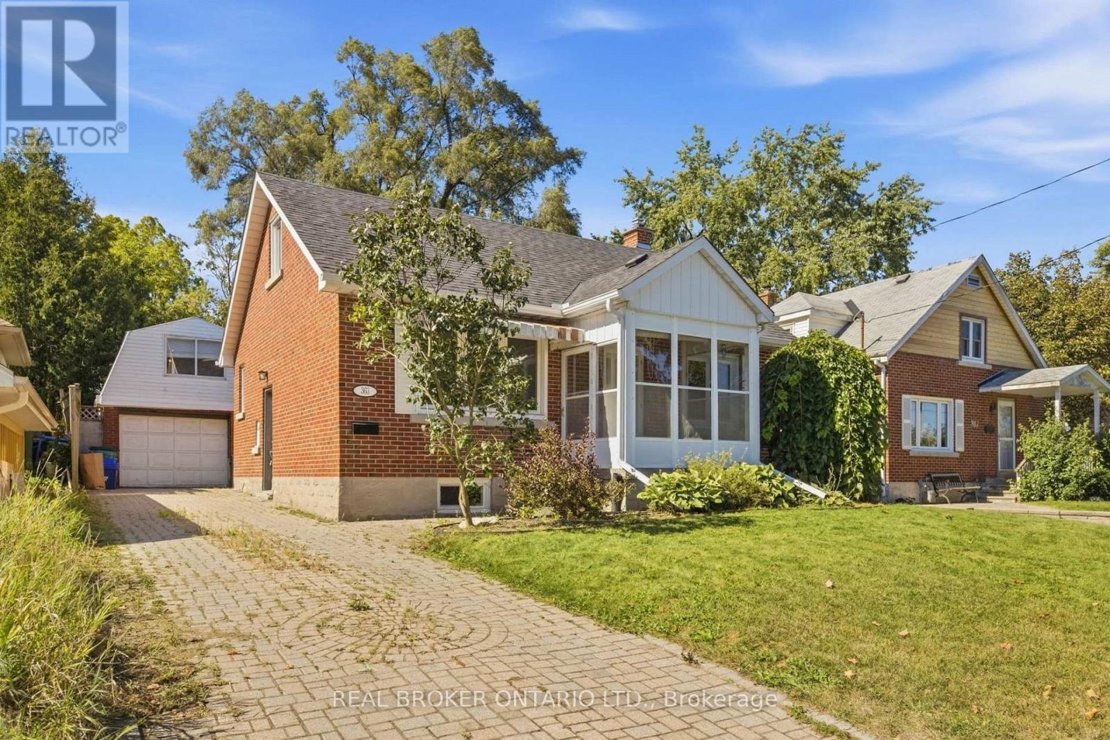 363 LAWRENCE AVENUE — photo 3