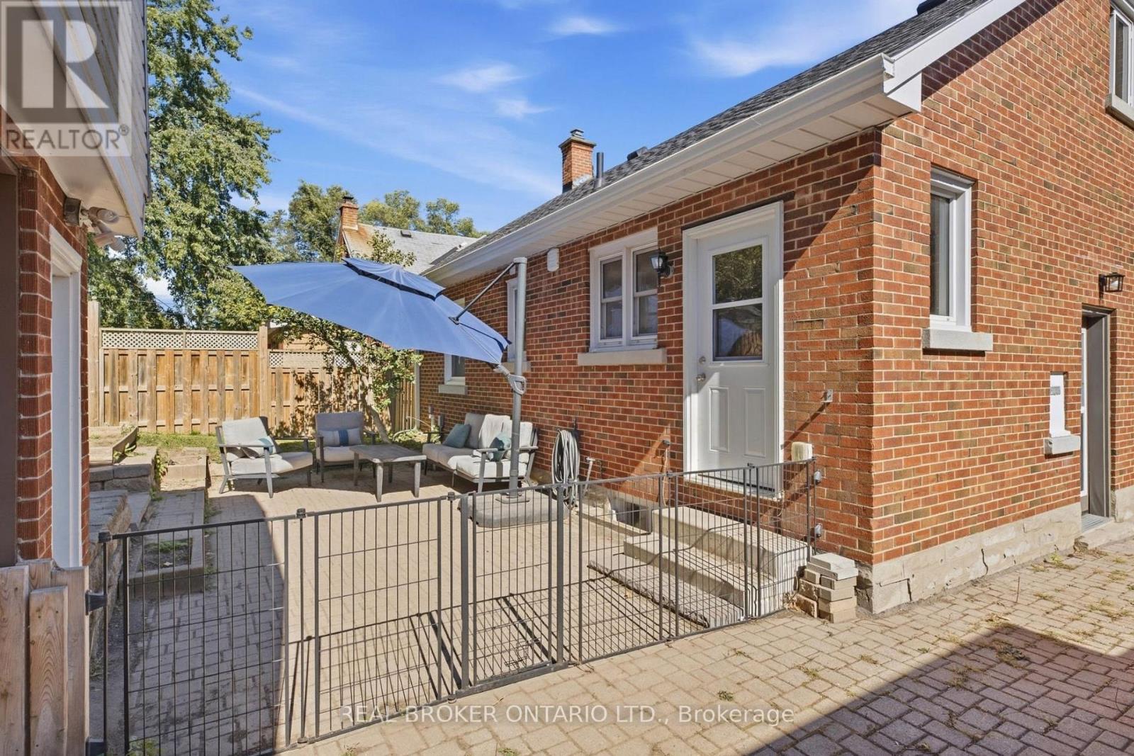 363 LAWRENCE AVENUE - Image 36