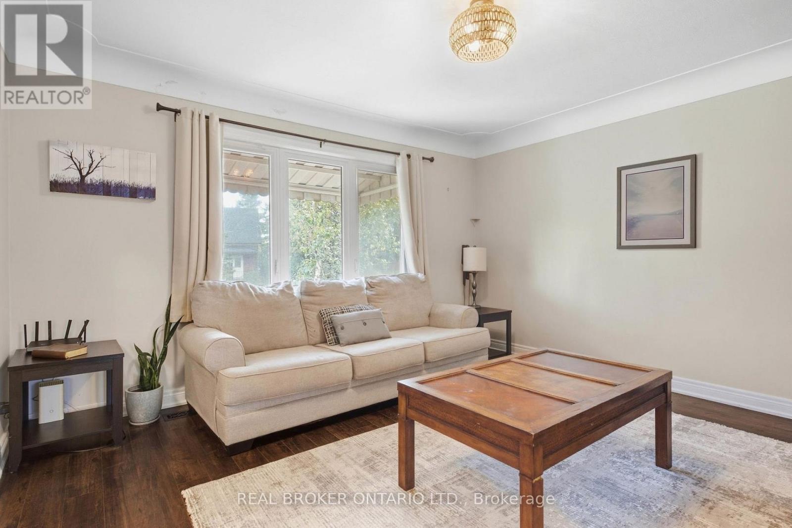 363 LAWRENCE AVENUE - 8