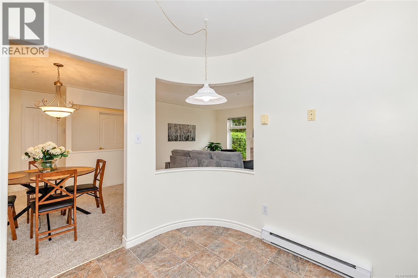#105 606 Goldstream Ave - 10