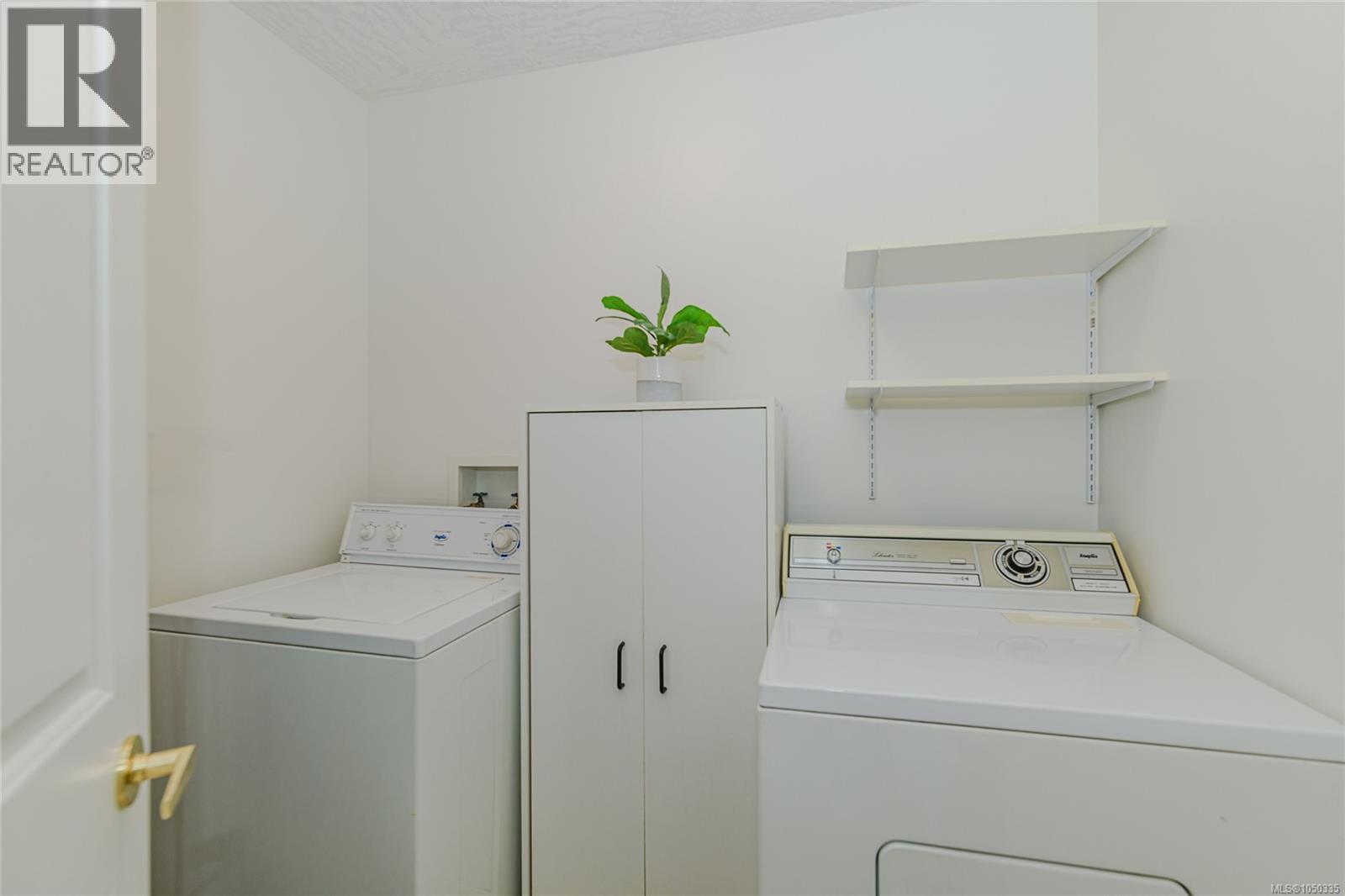 #105 606 Goldstream Ave - 19