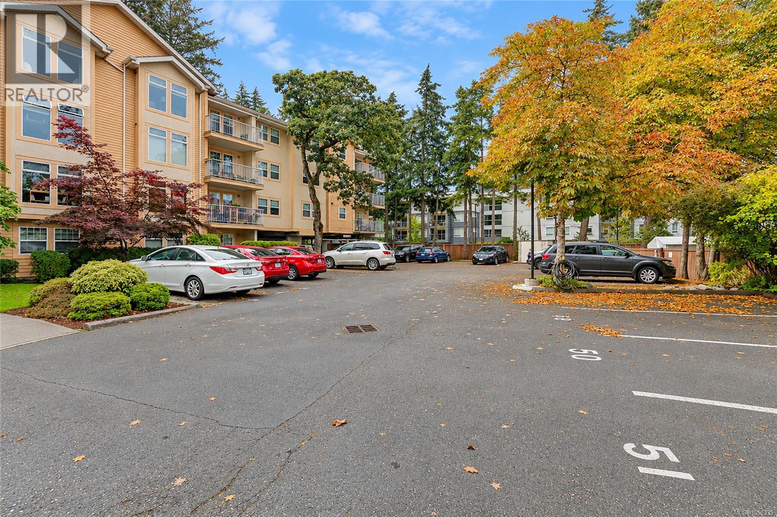 #105 606 Goldstream Ave - 29