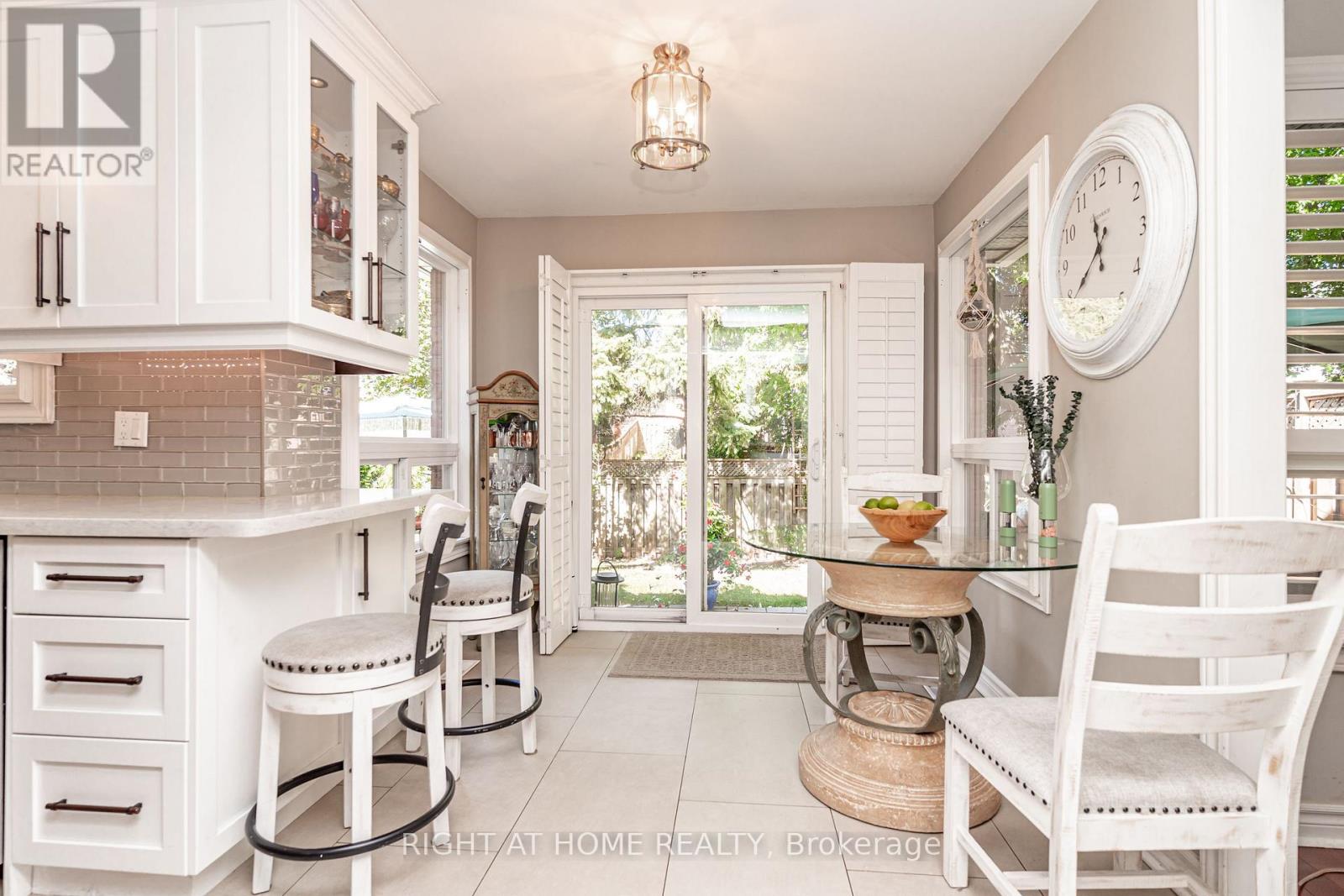 #9 2272 MOWAT AVENUE - 10