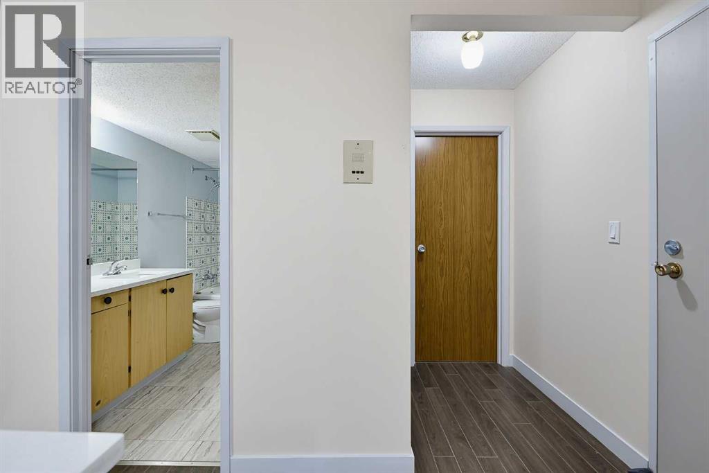 Bathroom/Storage Room