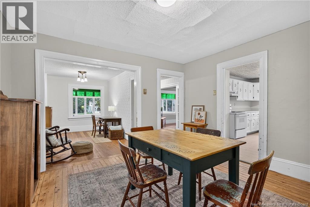 877 Barker Street - Image 13