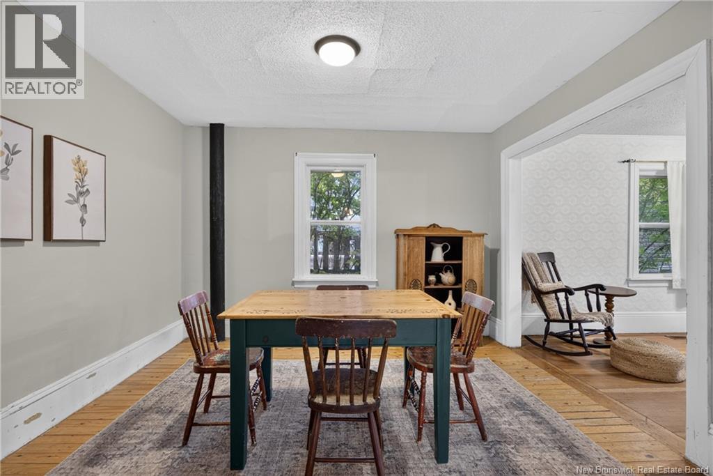 877 Barker Street - Image 15