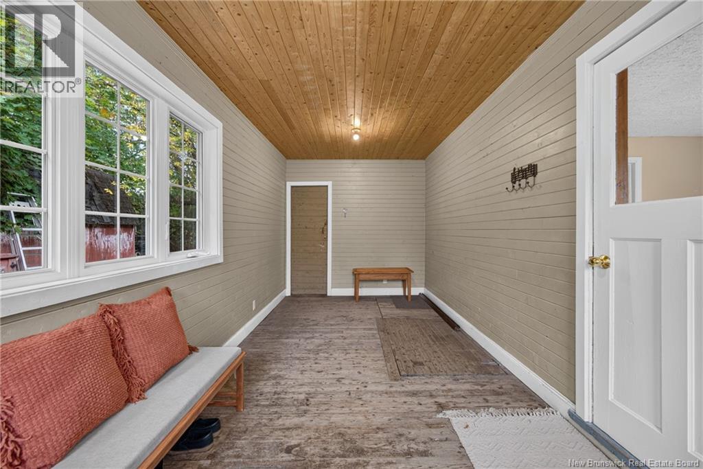 877 Barker Street - Image 19