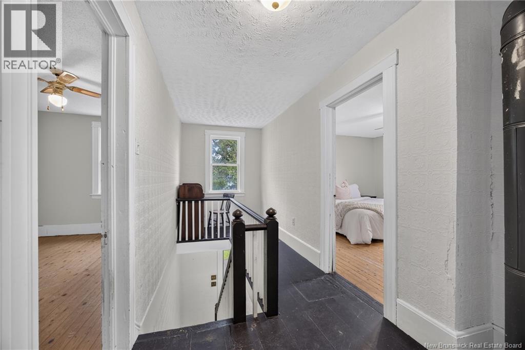 877 Barker Street - Image 21