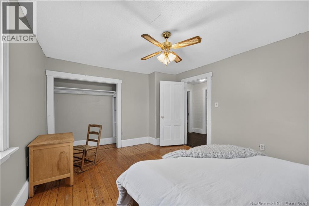 877 Barker Street - Image 24
