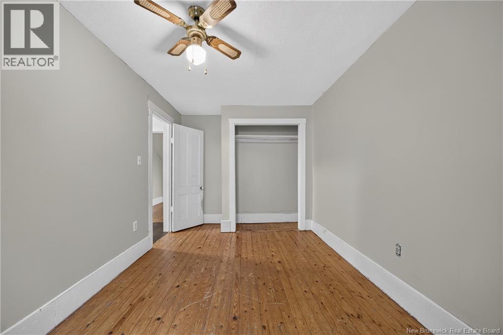 877 Barker Street - Image 26