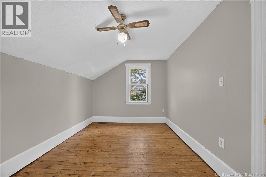 877 Barker Street - Image 27
