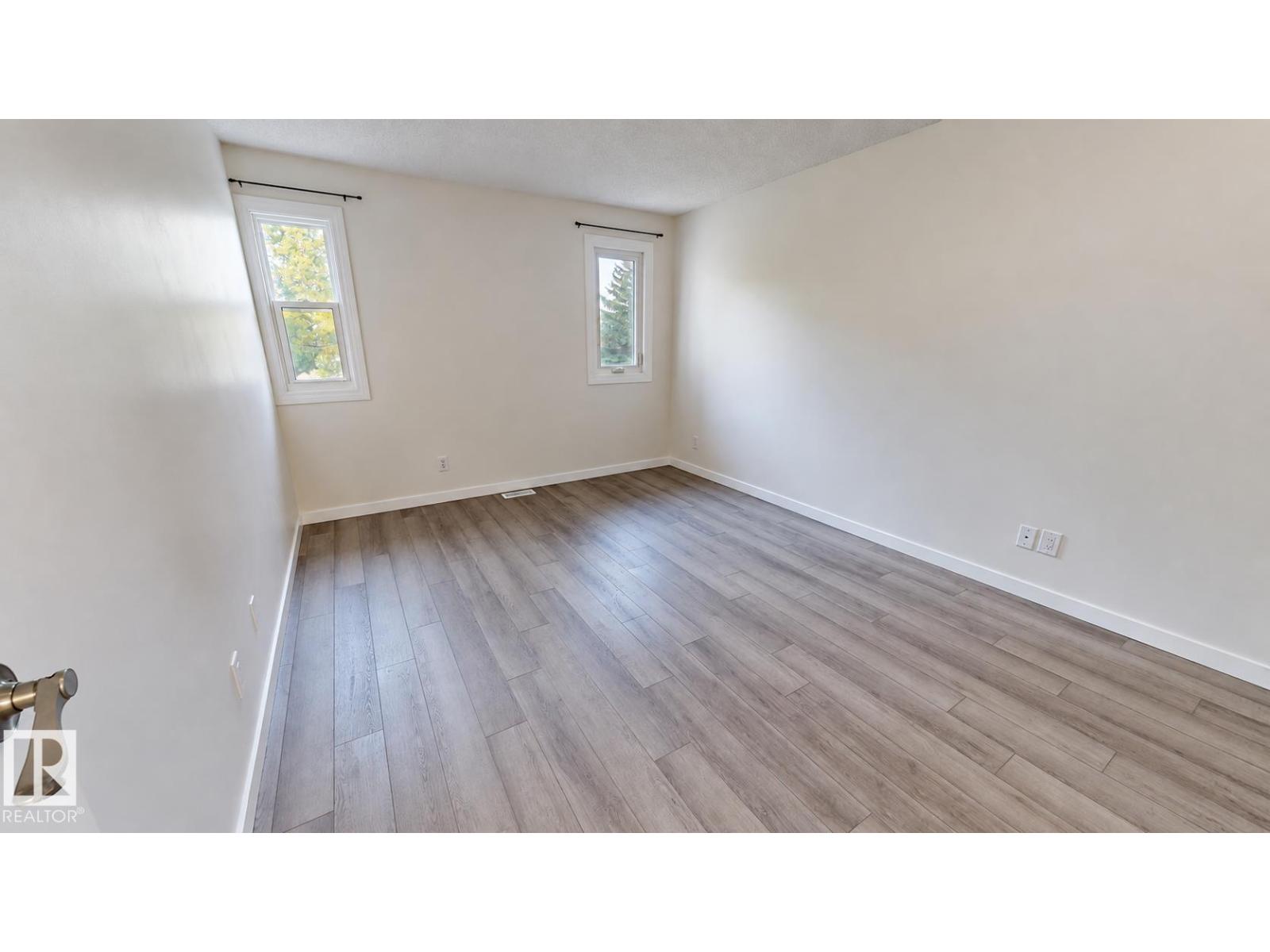 3637 30 AV NW - 11