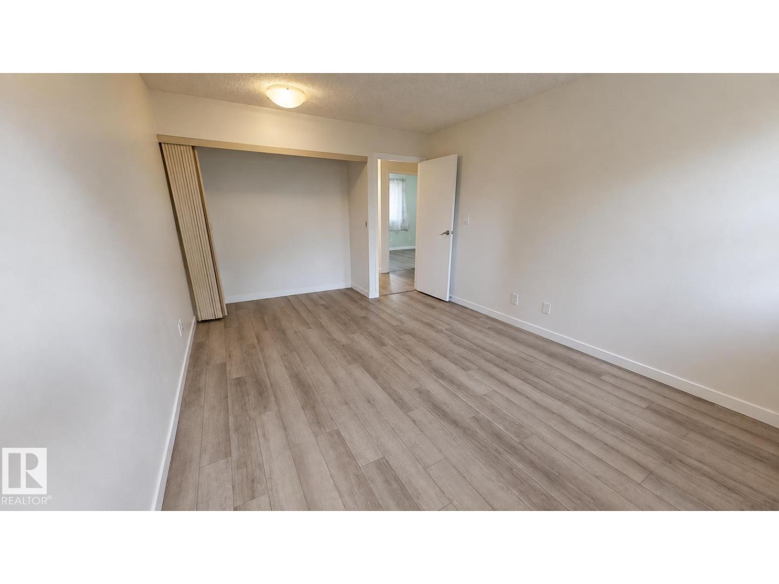 3637 30 AV NW - 13