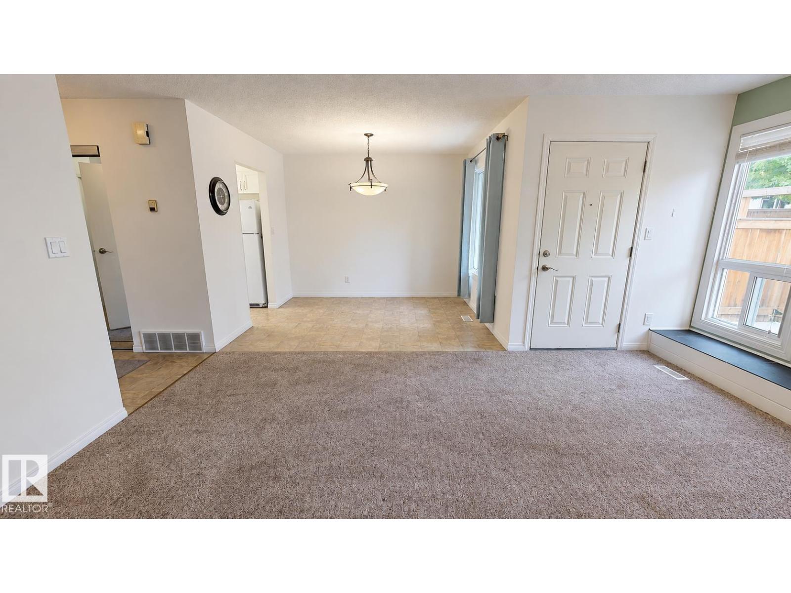 3637 30 AV NW - 4