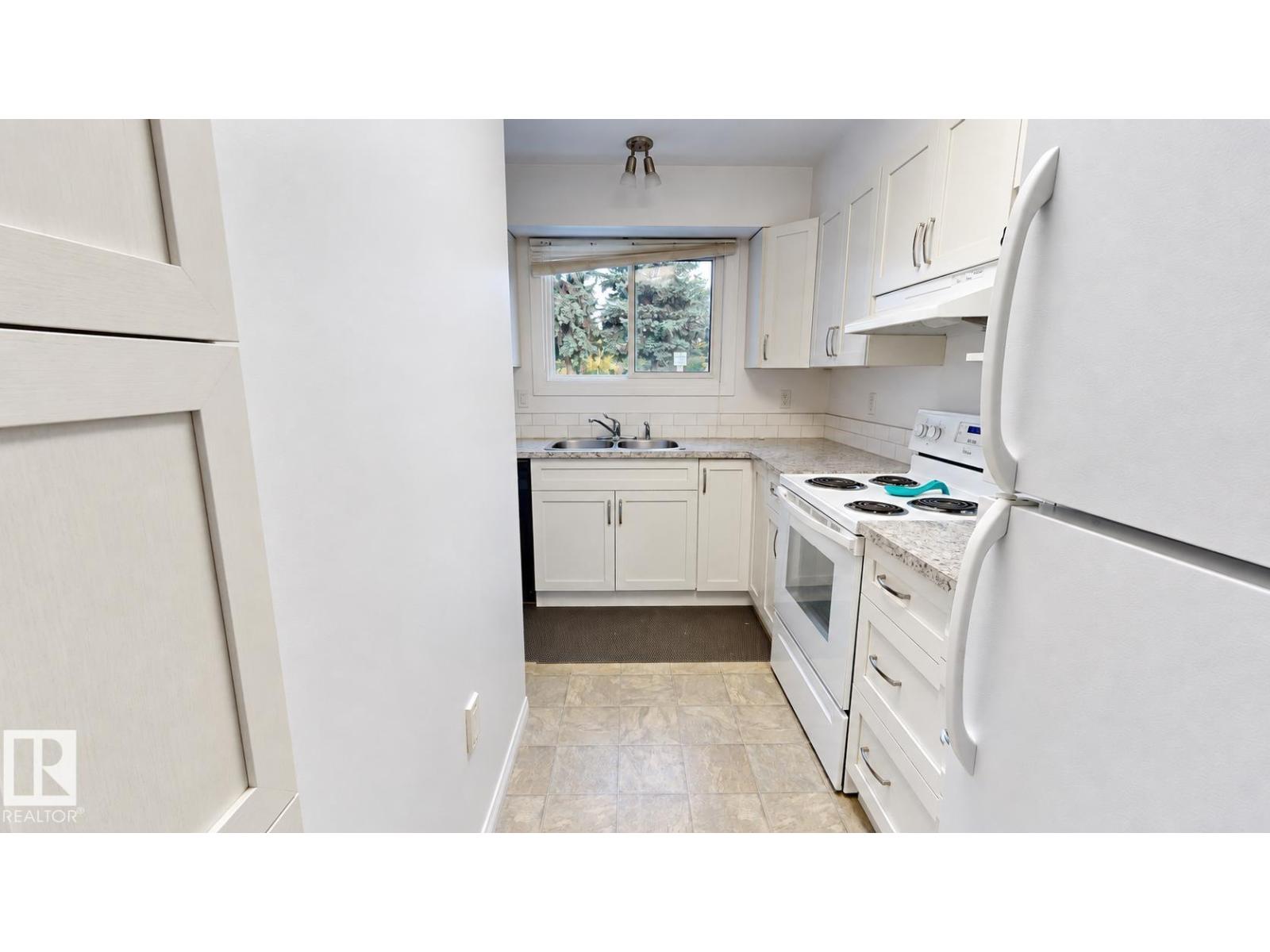 3637 30 AV NW - 7