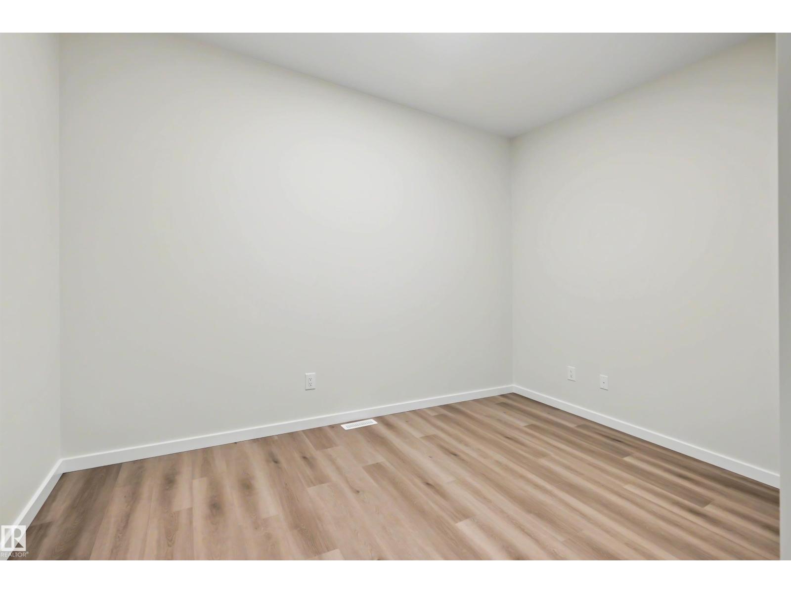 8419 226 ST NW - 22