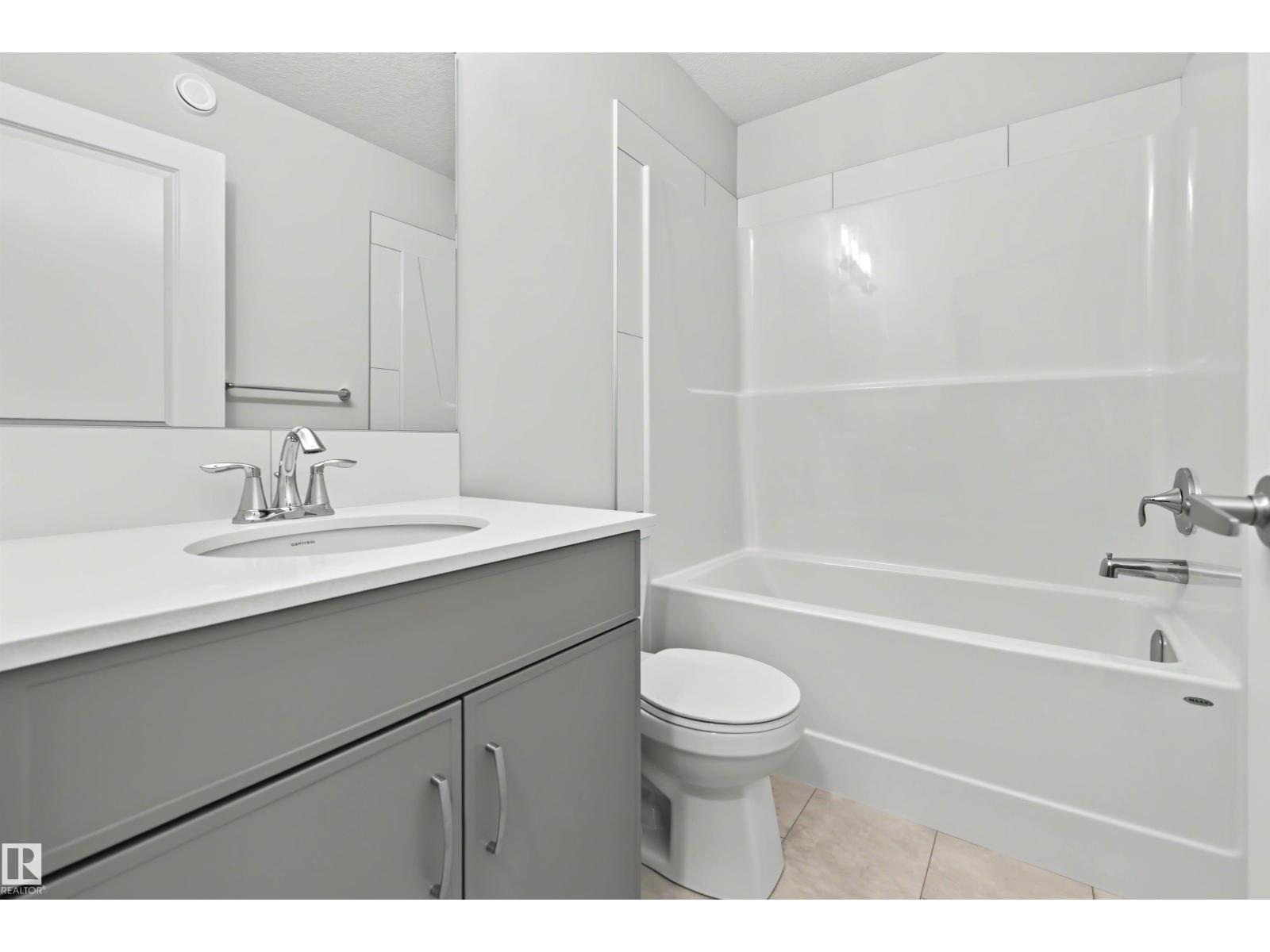 8419 226 ST NW - 34