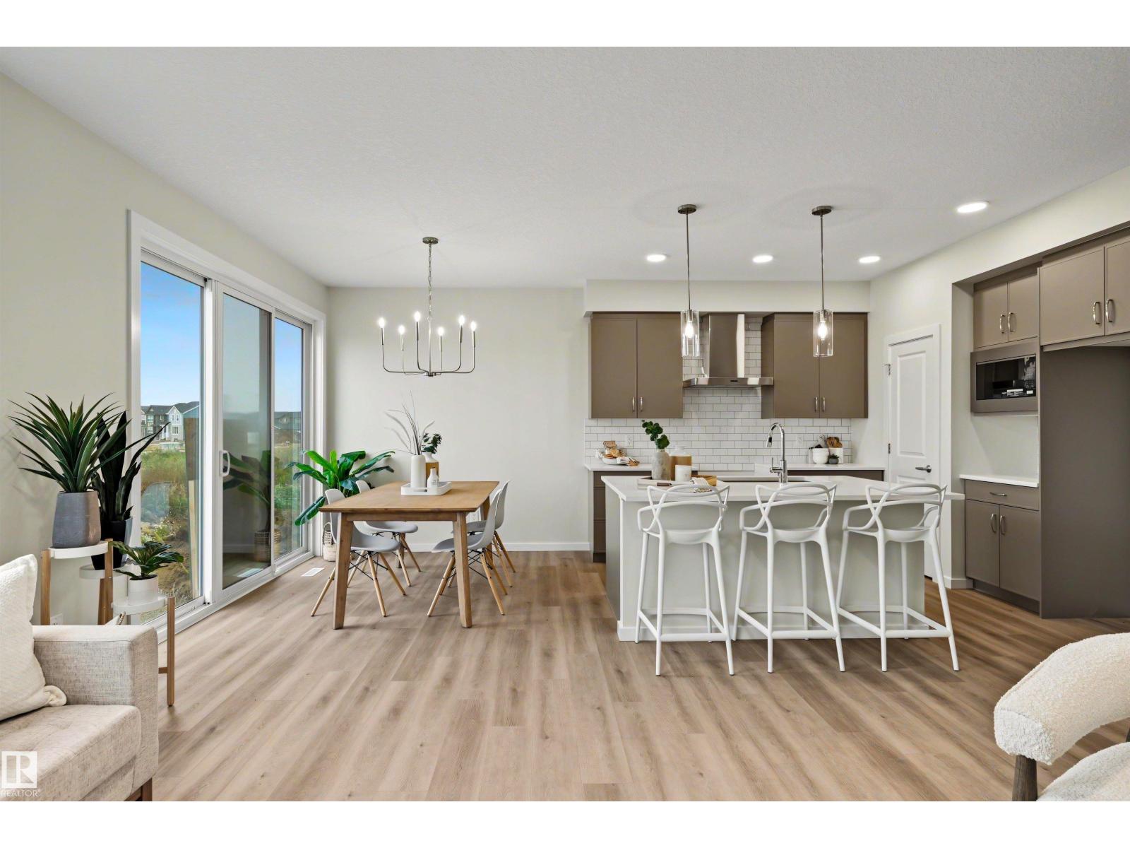 8419 226 ST NW - 18