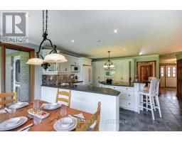 Dining room - 19 Castle Harbour Drive E, Scugog, ON L9L1P4 Photo 10