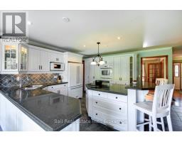 Kitchen - 19 Castle Harbour Drive E, Scugog, ON L9L1P4 Photo 11