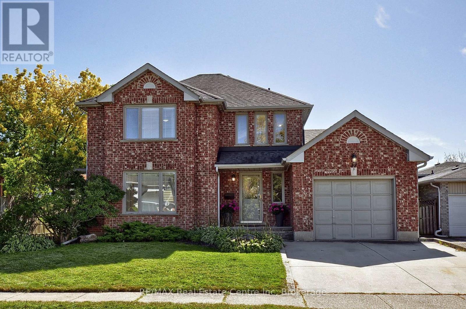 37 WOODCROFT PLACE — photo 3