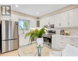 19 Sweeney Drive, Toronto, ON M4A1T1 Photo 17