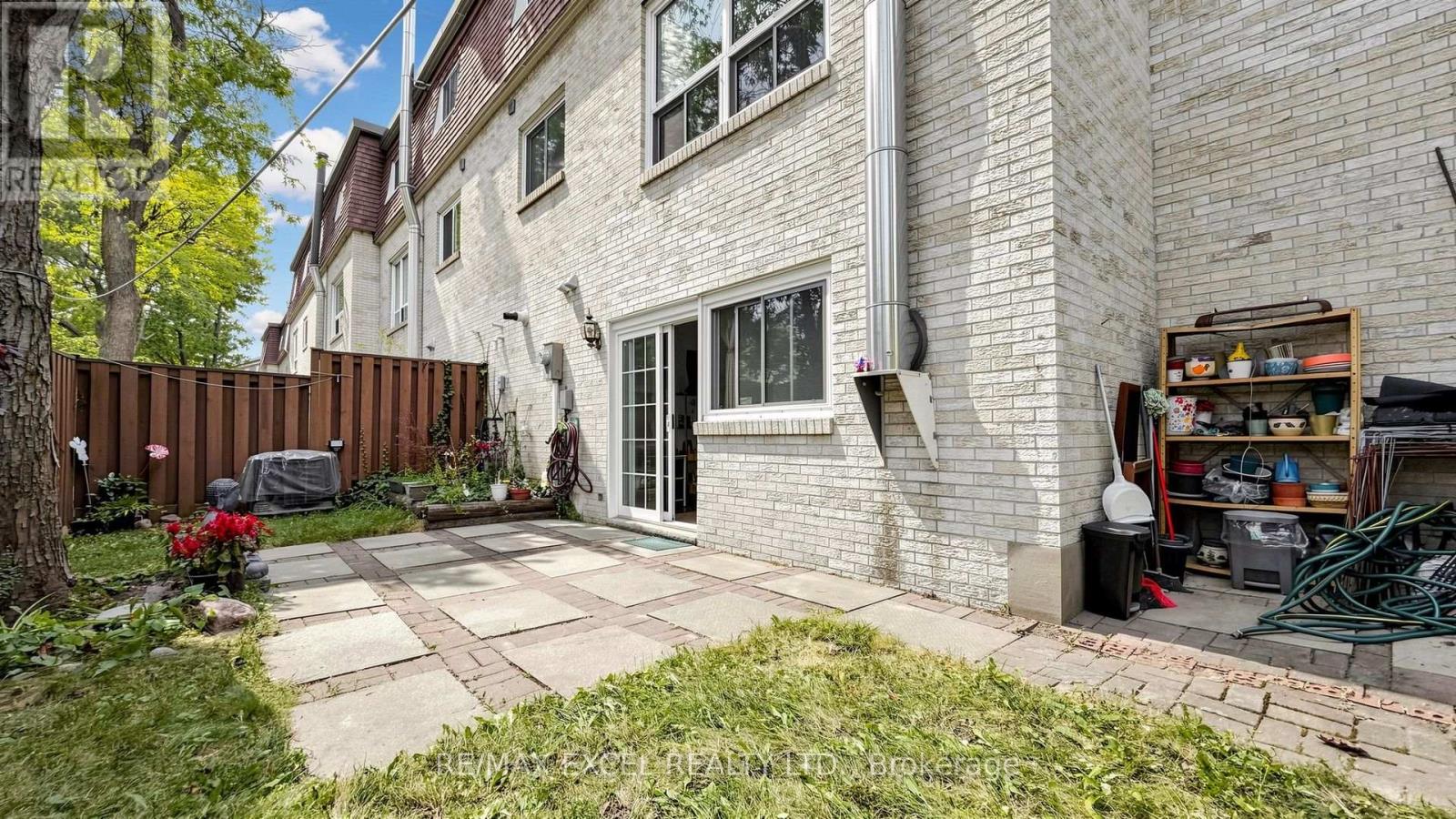 110 COURVILLE COACH WAY - 37