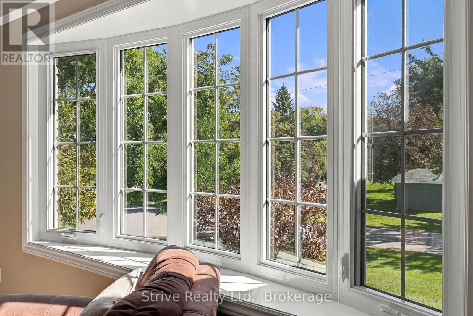6 LENORE AVENUE - 10