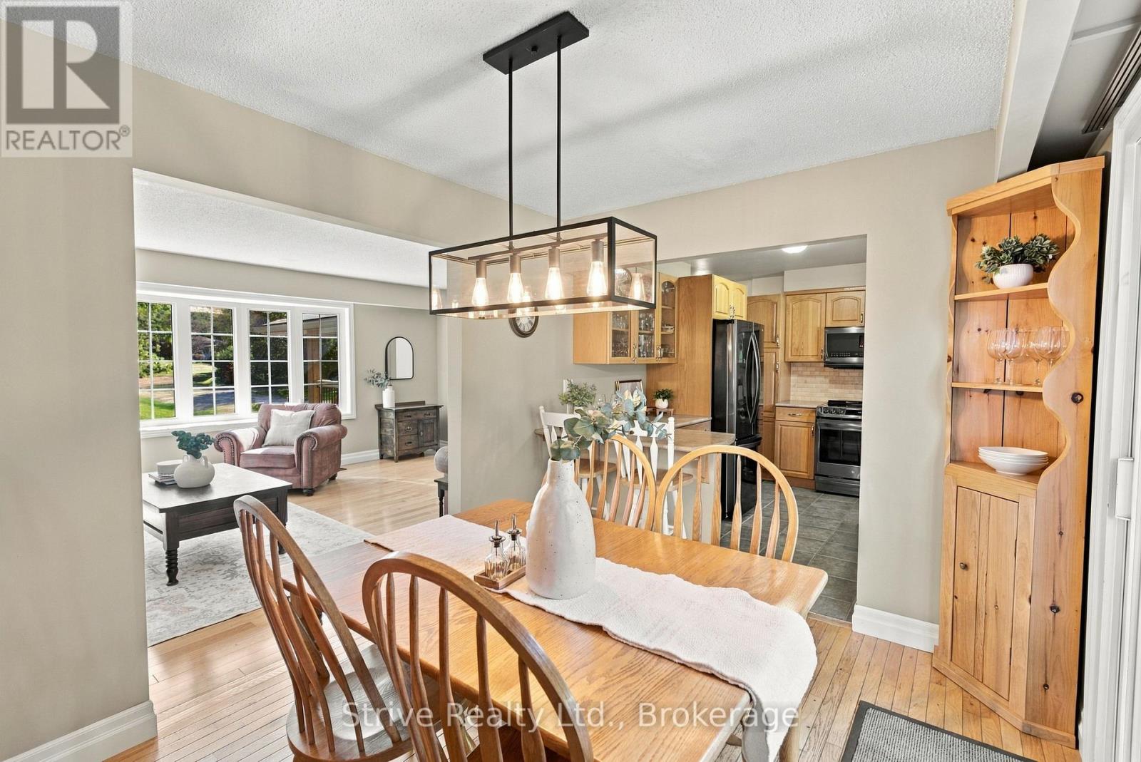 6 LENORE AVENUE - 16