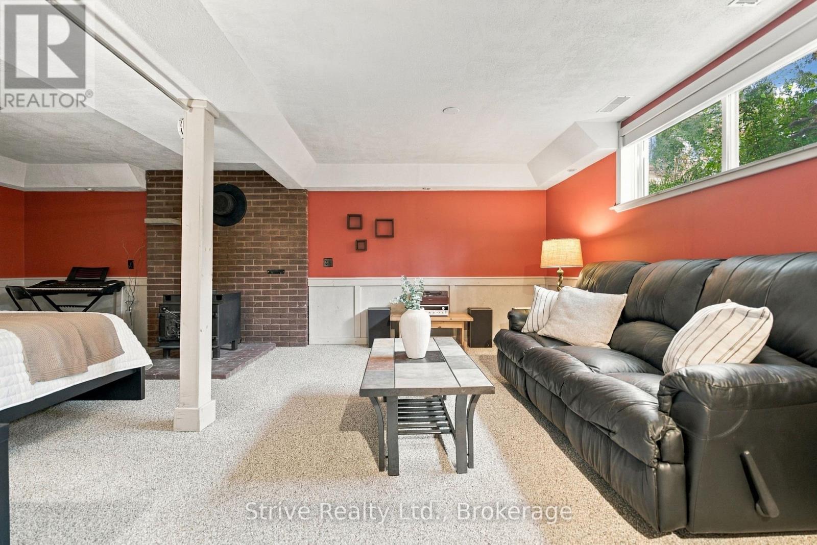 6 LENORE AVENUE - Image 33