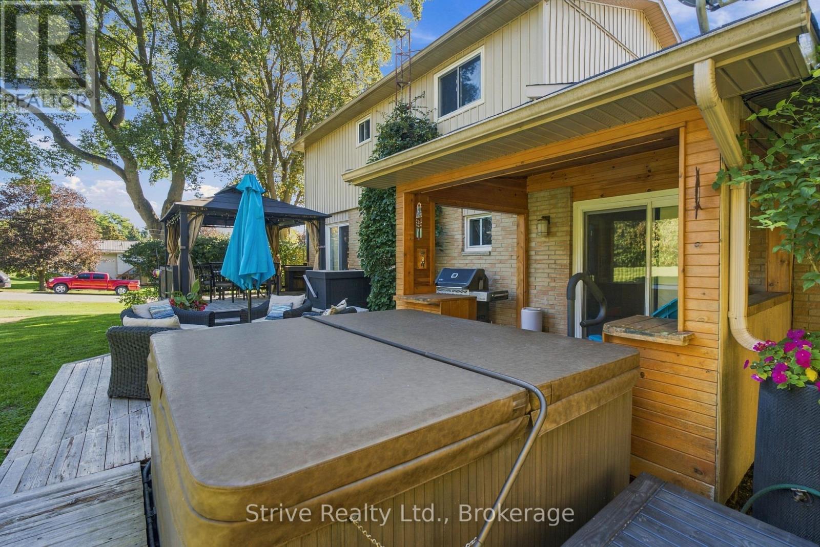 6 LENORE AVENUE - 37
