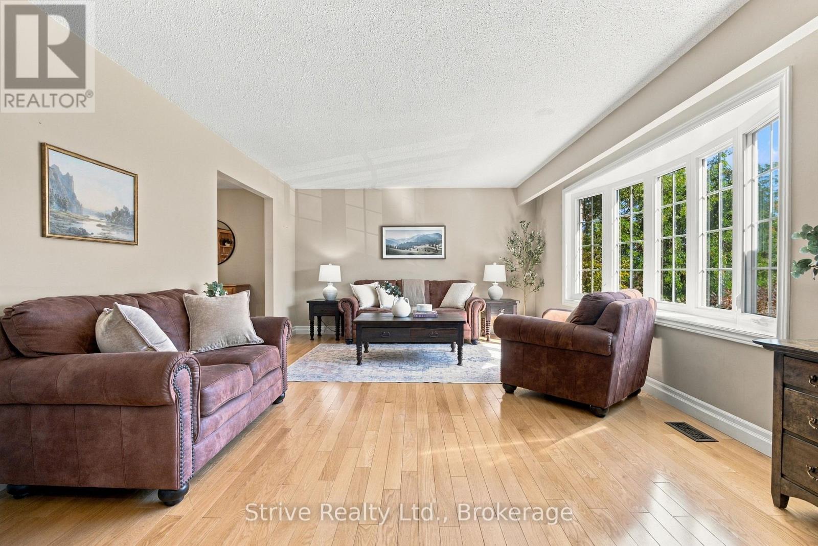 6 LENORE AVENUE - 7