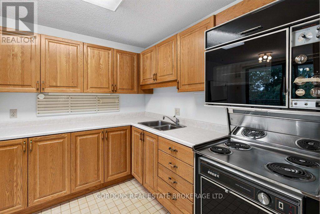 #201 120 BARRETT COURT - Image 24