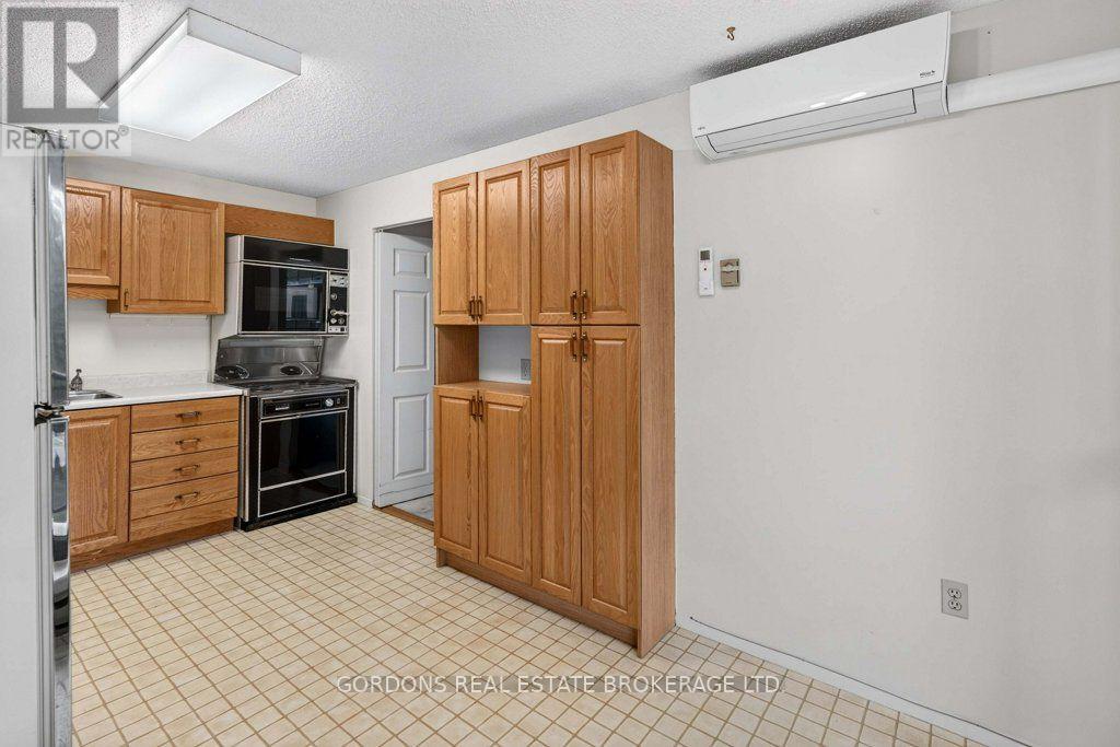 #201 120 BARRETT COURT - Image 29