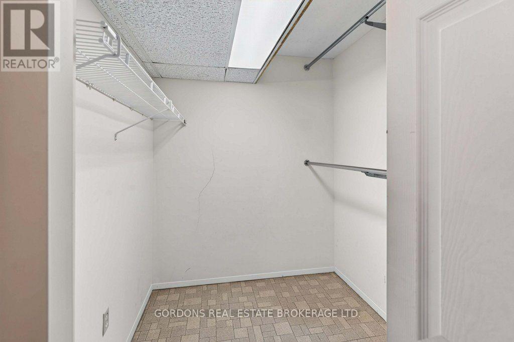 #201 120 BARRETT COURT - Image 44