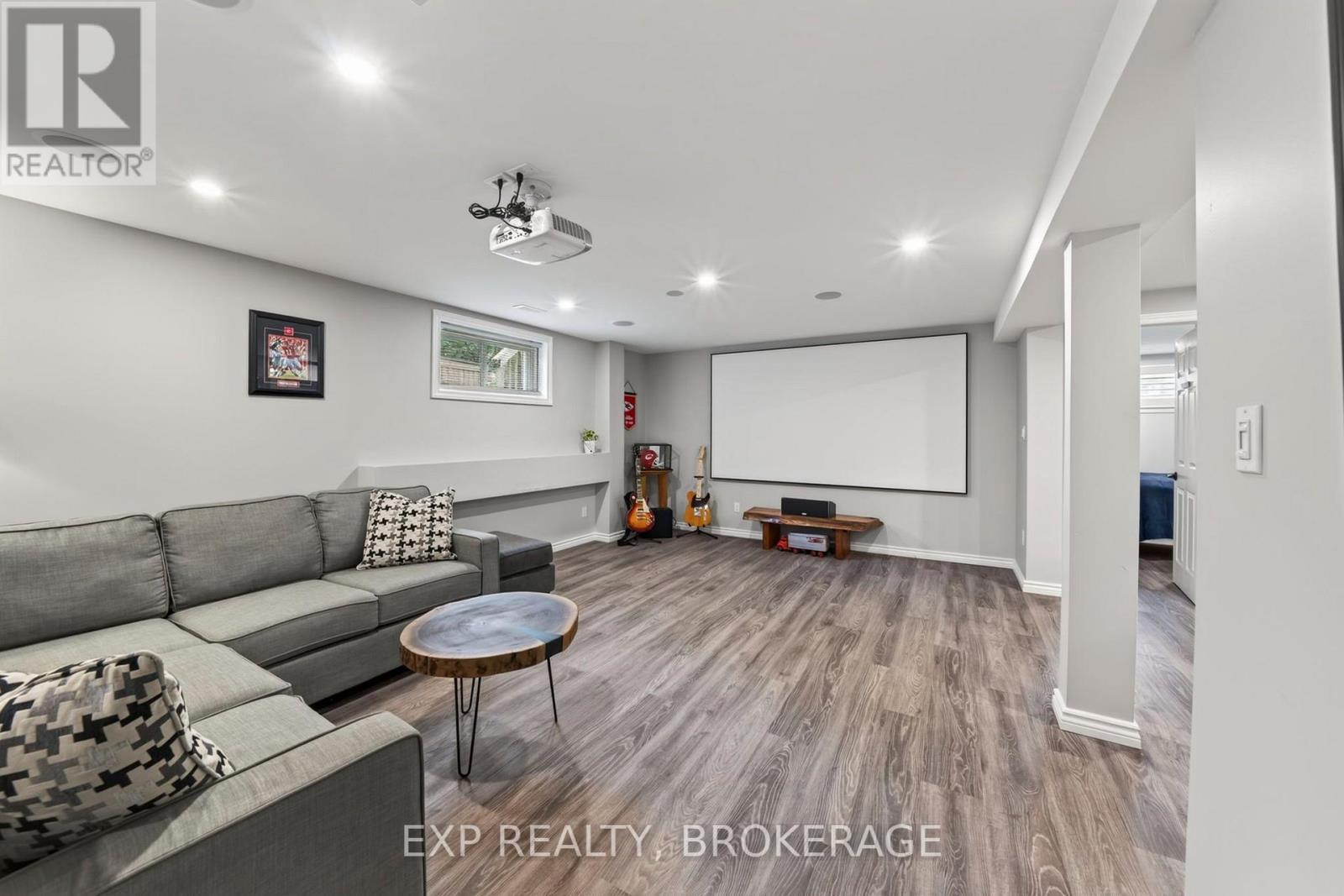 411 ABBOT STREET - 23