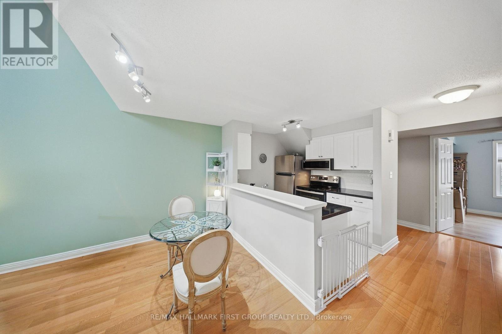 #3 8 Petra Way, Whitby (Pringle Creek), Ontario, L1R0A6, Whitby (Pringle Creek), Ontario — photo 5 of 5