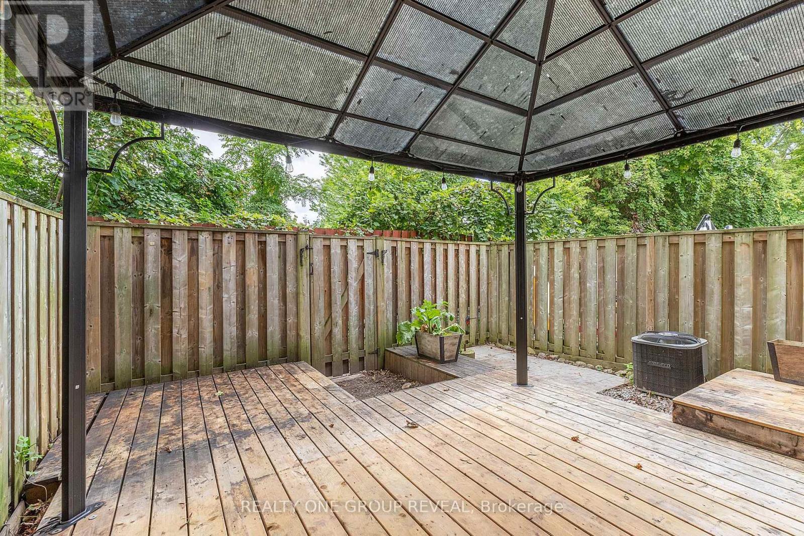#15 222 PEARSON STREET - Image 27