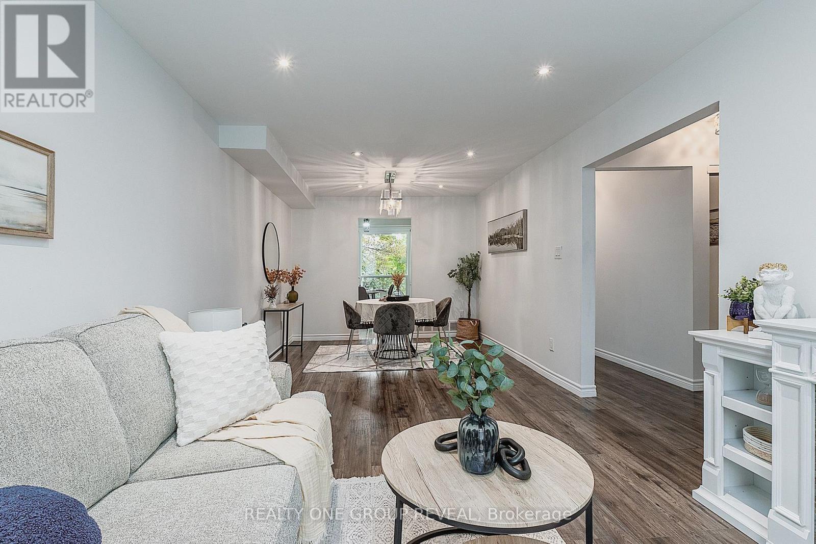 #15 222 PEARSON STREET - 6