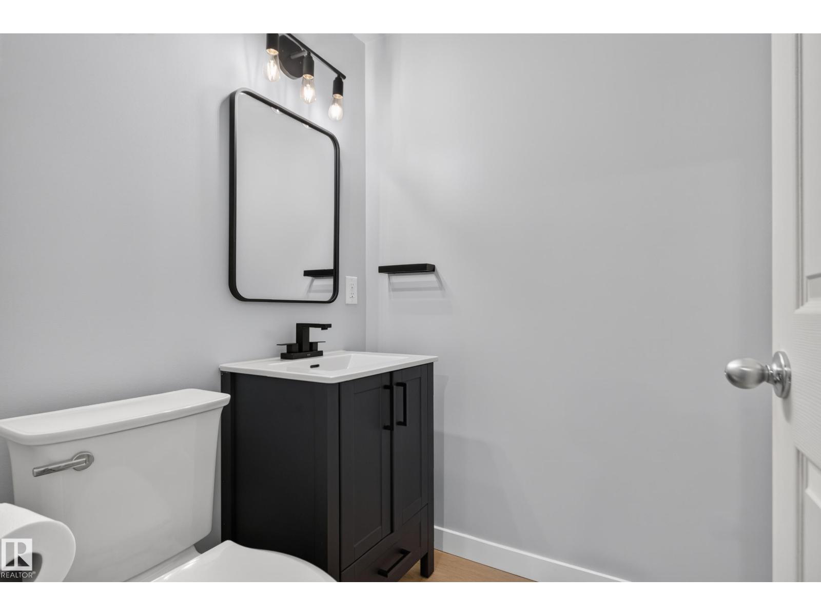 2322 67A ST SW - 38