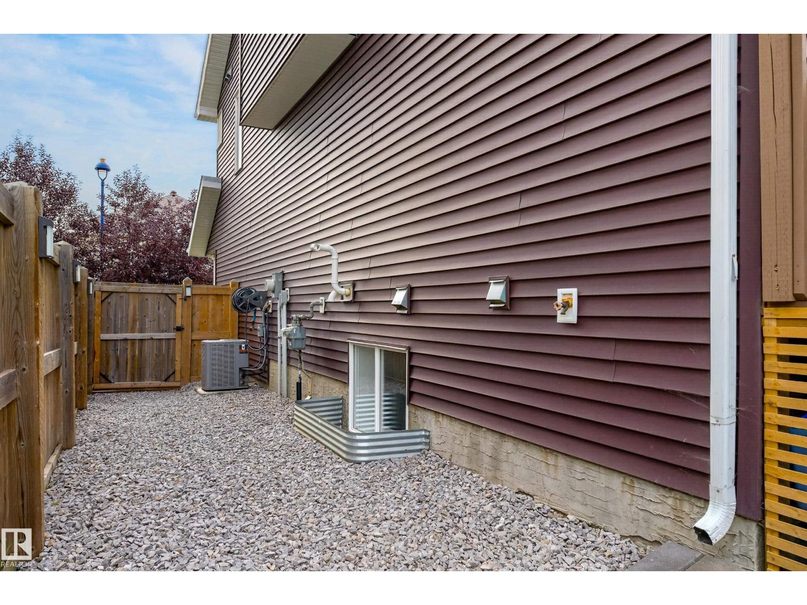 2322 67A ST SW - 41