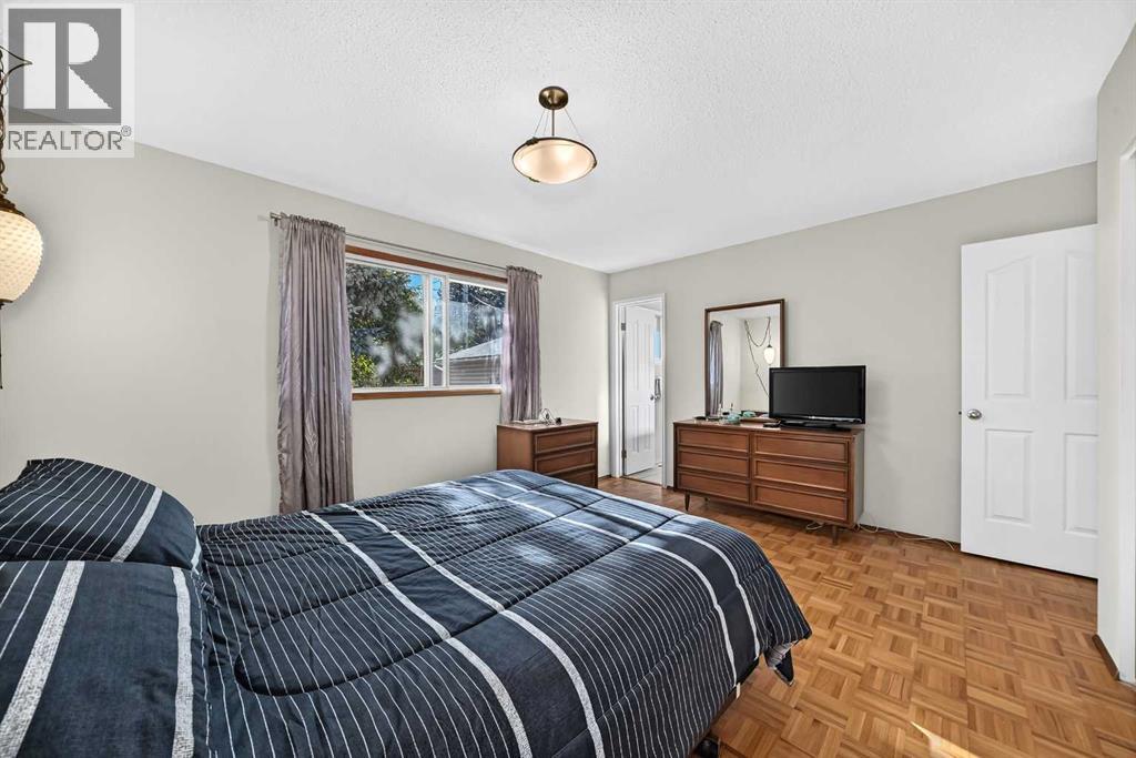 112 Queensland Place SE - Image 15