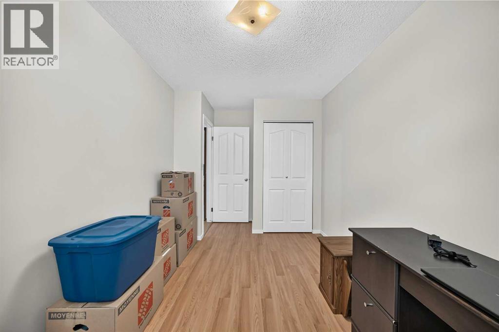 112 Queensland Place SE - Image 18