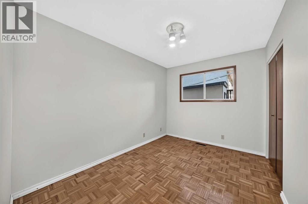 112 Queensland Place SE - Image 19