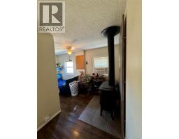 Living room - 445 Bailey Avenue, Merritt, BC V0K1Y0 Photo 7