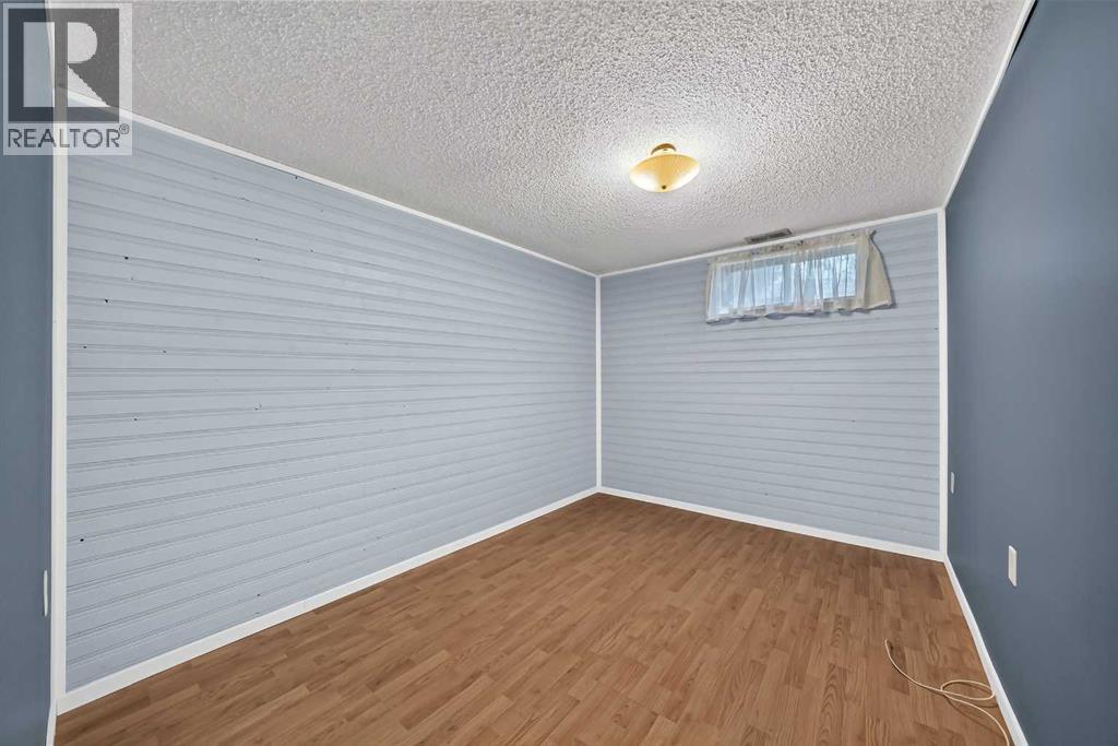 112 Queensland Place SE - Image 28