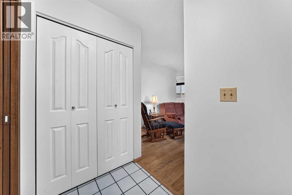 112 Queensland Place SE - Image 4