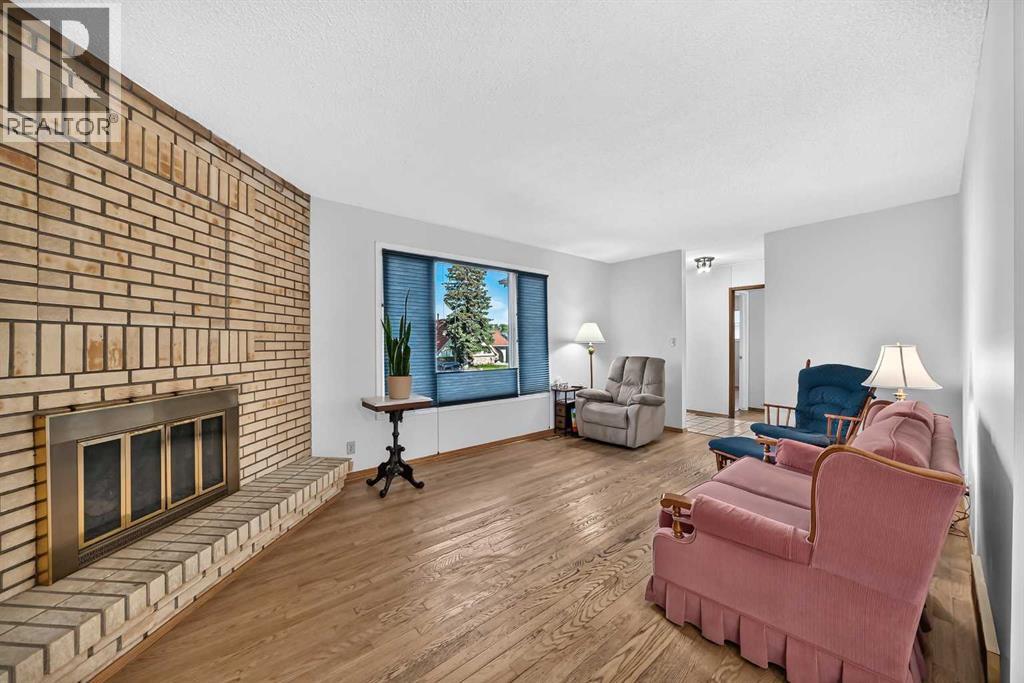 112 Queensland Place SE - Image 6
