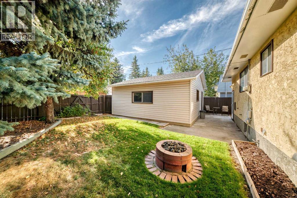 112 Queensland Place SE - Image 39